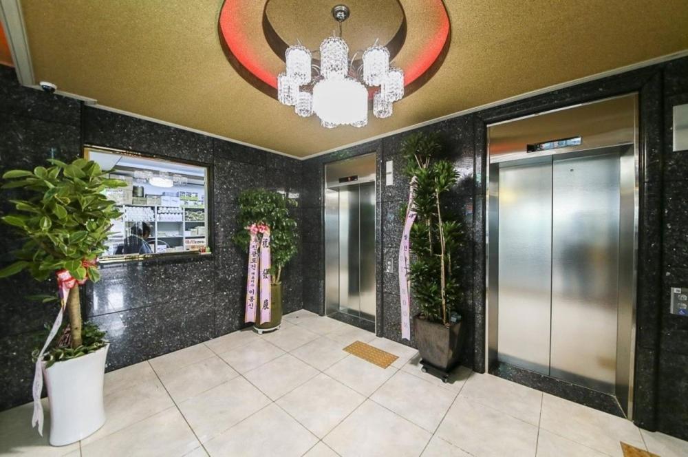 Iris Hotel Seosan Zewnętrze zdjęcie