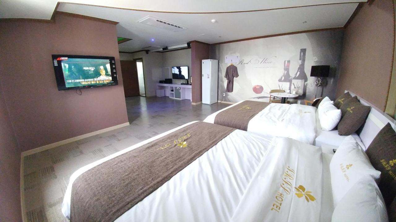 Iris Hotel Seosan Zewnętrze zdjęcie