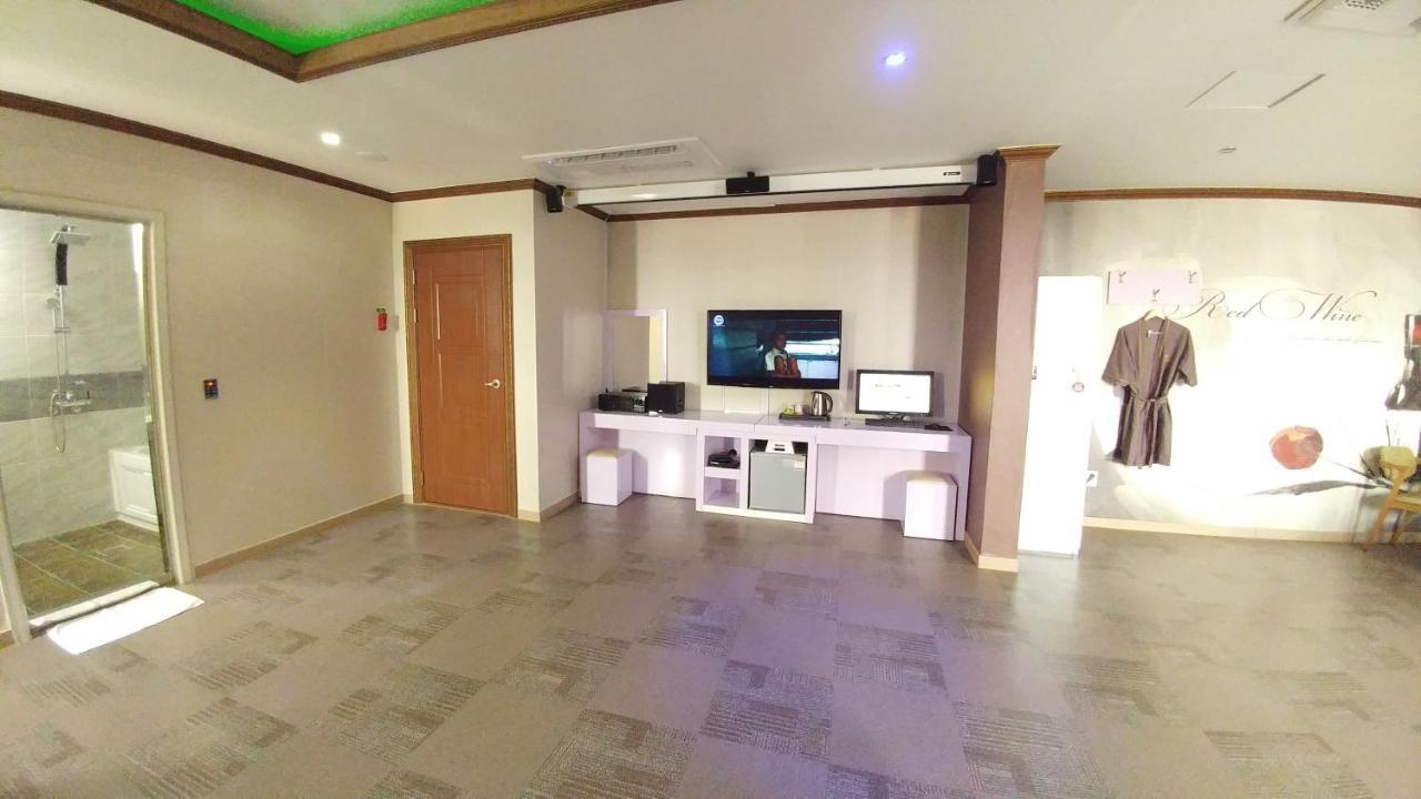 Iris Hotel Seosan Zewnętrze zdjęcie